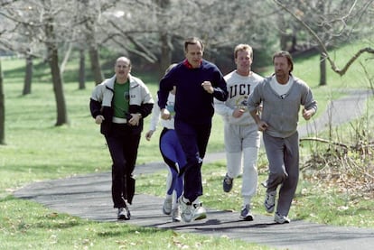 Chuck Norris ejerce de profesor personal del entonces presidente de Estados Unidos George W. Bush. La imagen es de 1990.