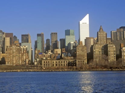 Reconhecível por sua silhueta branca no ‘skyline’ de Manhattan, o edifício Citicorp esconde uma das histórias mais truculentas do urbanismo norte-americano.