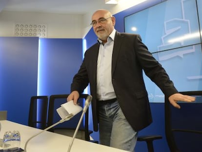 José Antonio Pastor, en la rueda de prensa de este martes en el Parlamento vasco.