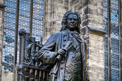 Monumento de Bach en la ciudad de Leipzig, creado en 1907 por Carl Seffner (1861-1932), en la iglesia St. Thomas.