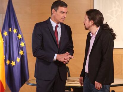 Pedro Sánchez y Pablo Iglesias, en una reunión en el Congreso para abordar la investidura.