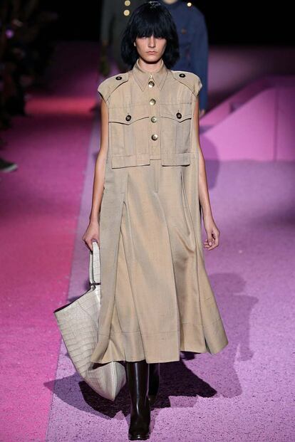 El uniforme militar de Marc Jacobs