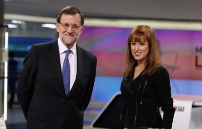 Mariano Rajoy y Gloria Lomana antes de su entrevista en Antena 3