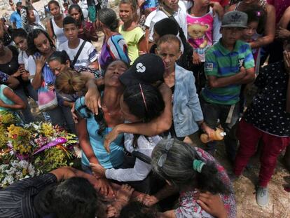 Funeral de una de las víctimas mortales del motín de Carabobo