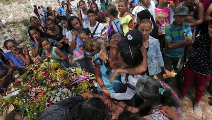Funeral de una de las víctimas mortales del motín de Carabobo