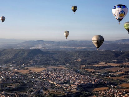 Más de 60 globos sobrevuelan la comarca del Anoia.