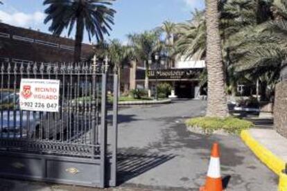 Vista de la entrada del hotel Riu Maspalomas Oasis, situado en un privilegiado enclave natural del sur de Gran Canaria. EFE/Archivo