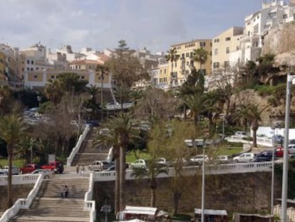 Paseo marítimo del puerto de Mahón.