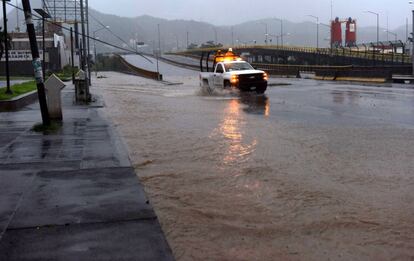 Manzanillo, a l'estat de Colima, és una de les zones on els efectes de l'huracà 'Patricia' s'han notat.