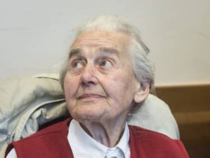 A negacionista alemã Ursula Haverbeck, em um tribunal de Detmold, na Alemanha, em novembro
