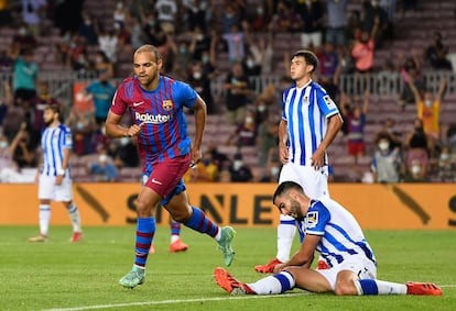 Martin Braithwaite celebra su segundo gol ante la Real Sociedad este domingo en el Camp Nou.