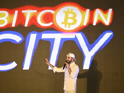 El presidente de El Salvador, Nayib Bukele, dando un discurso en Latin Bitcoin Conference