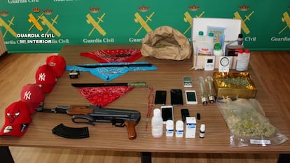 Armas incautadas por la Guardia Civil a la banda Blood. 