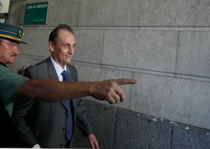 Manuel Ruiz de Lopera, a su salida de los juzgados de Sevilla, el 22 de octubre de 2009.
