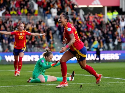 Jenni Hermoso celebra su gol este martes ante República Checa en El Plantío, en Burgos.