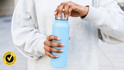 Probamos las mejores botellas inteligentes autolimpiables. GETTY IMAGES.