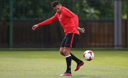 Alexis Sánchez, durante un entrenamiento con Chile.