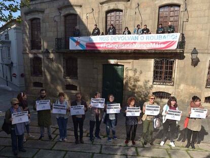 Protesta para reclamar a los Franco que devuelvan la Casa Cornide al patrimonio público en septiembre de 2017.