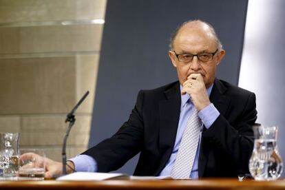 Finance Minister Cristóbal Montoro during Friday's press conference.