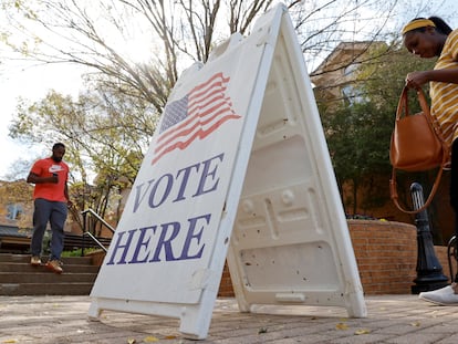 Entrada de u n colegio electoral en Smyrna, Georgia, en el que se puede votar por anticipado desde el pasado 17 de octubre.