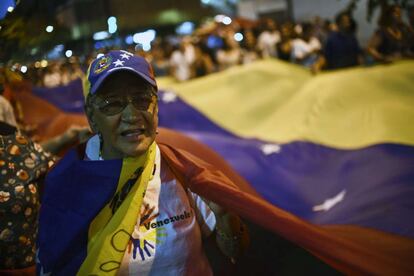 Veneçuela comença una nova era. El país va donar l'esquena al chavisme el dia en què feia 17 anys de la primera victòria d’Hugo Chávez.