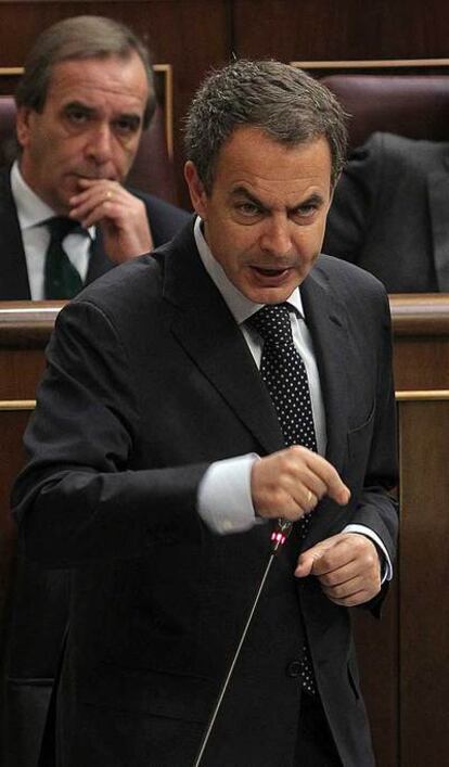 El presidente Zapatero, durante la sesión de control.