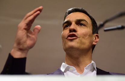 El líder socialista, durante su rueda de prensa de este martes.
