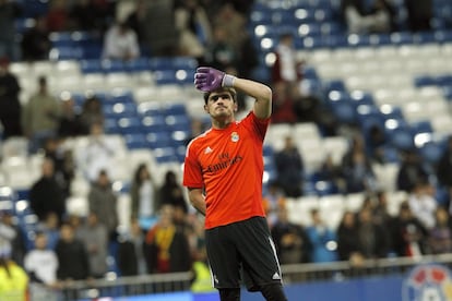 Casillas durante el calentamiento previo del partido