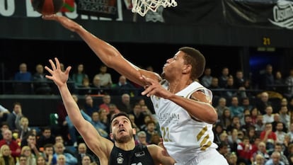 Walter Tavares tapona a Sergio Rodríguez.