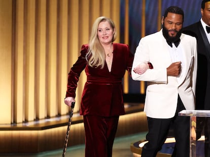 Christina Applegate and Anthony Anderson attend the 75th Primetime Emmy Awards in Los Angeles, California, U.S. January 15, 2024 REUTERS/Mario Anzuoni