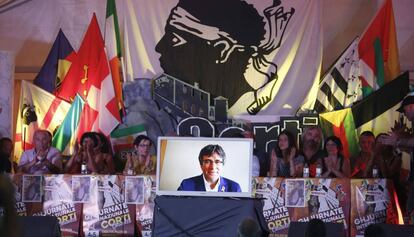 Puigdemont, en un acte independentista de Còrsega.