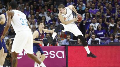 Doncic, en la ACB ante el Barça en 2017.