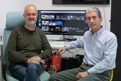 Miguel Recco (i) y Antonio Gemio (d), creadores de Neflicofrade, en la sede en Sevilla.