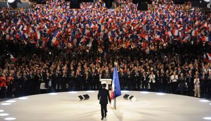 Sarkozy se dirige a sus partidarios el domingo en Villepinte.