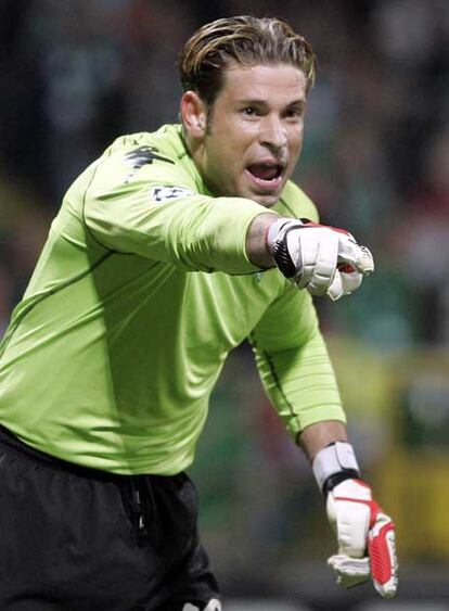 Wiese, el portero titular del Werder Bremen, ayer en el Camp Nou.