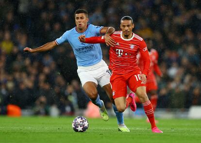 Rodri y Leroy Sane durante el partido de Champions entre el Manchester City y el Bayern, este martes.