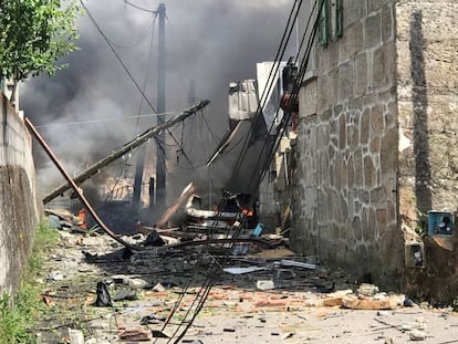 Destrozos provocados por una explosión ocurrida en Tui.