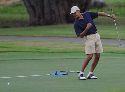 Barack Obama en un campo de golf de Kailua (Hawai), el pasado jueves.
