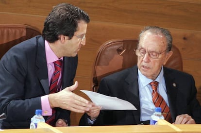 Alberto Núñez Feijóo y Manuel Fraga en 2005.