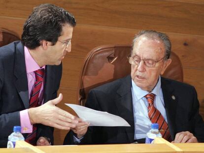 Alberto Núñez Feijóo y Manuel Fraga en 2005.