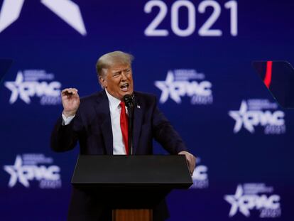 Donald Trump durante seu discurso deste domingo no encerramento da Conferência de Ação Política Conservadora, em Orlando.