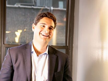 Uno de los agentes inmobiliarios del reality show sobre jóvenes agentes inmobiliarios "Next Step Realty: NYC"