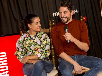 Inma Cuesta y Paco Le&oacute;n, durante la presentaci&oacute;n de la serie &#039;Arde Madrid&#039;.