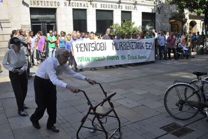 Protesta sobre el sistema de pensiones, en Vitoria.