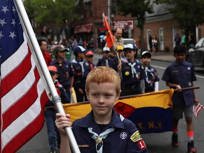 Miembros de los Boy Scouts de América marchan durante el desfile del Memorial Day en New York el año pasado.