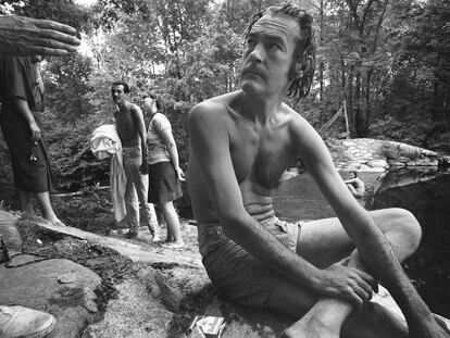 Timothy Leary en Millbrook, Nueva York, el 14 de junio de 1967, lugar donde vivía junto a algunos de sus seguidores.