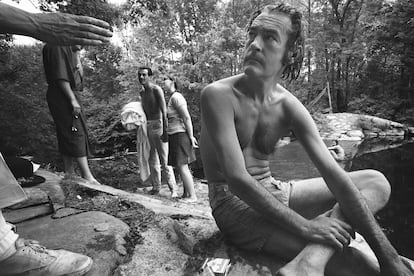Timothy Leary en Millbrook, Nueva York, el 14 de junio de 1967, lugar donde vivía junto a algunos de sus seguidores.