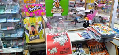 La segona edició del 'Charlie Hebdo' després dels atemptats, a la venda.