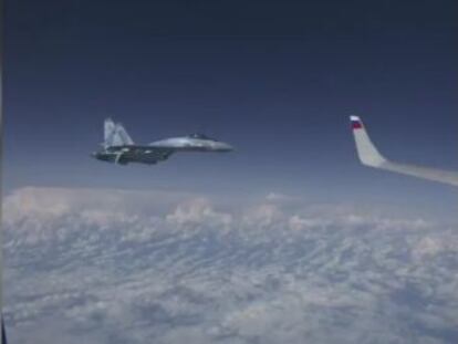 La aeronave de la OTAN se acercó a identificar el avión donde viajaba el ministro de Defensa de Moscú