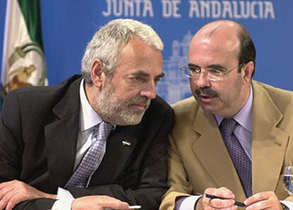 Antonio Ortega (a la izquierda ) y Gaspar Zarrías, ayer, en conferencia de prensa.